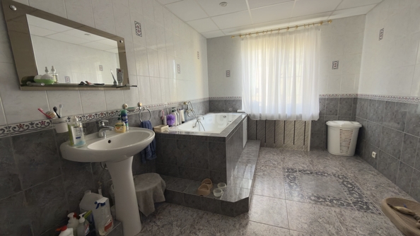 
  Продается 4-комн. квартира 138.3 м². Фото 18.