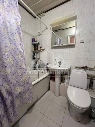 
   Продам 1-комнатную, 35.5 м², Азербайджанская ул

. Фото 9.