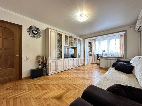 
   Продам 3-комнатную, 73.6 м², Азербайджанская ул

. Фото 2.