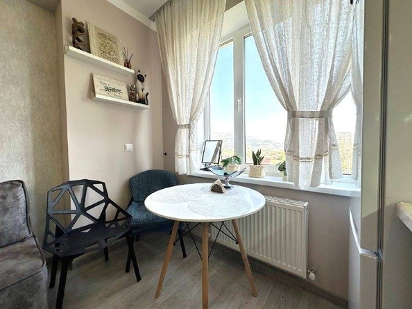 
  Продается 1-комн. квартира, 47 м², Замковая ул
. Фото 2.