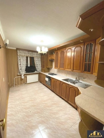 
   Продам 4-комнатную, 93.2 м², Широкая ул

. Фото 2.