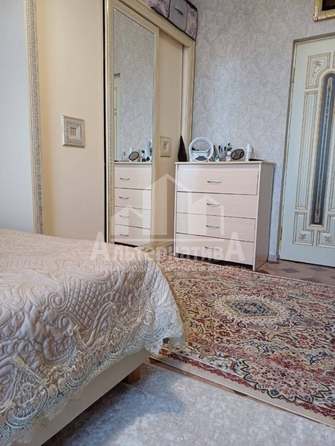 
   Продам 1-комнатную, 36 м², Азербайджанская ул

. Фото 5.