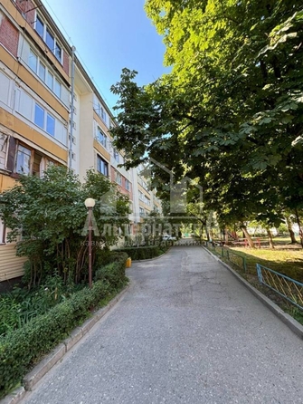 
   Продам 4-комнатную, 80.7 м², Крутая дорога ул

. Фото 1.