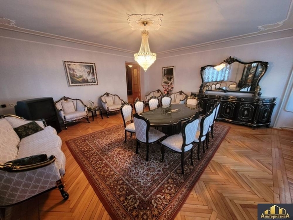 
  Продается 4-комн. квартира, 161.8 м², Жуковского ул
. Фото 2.