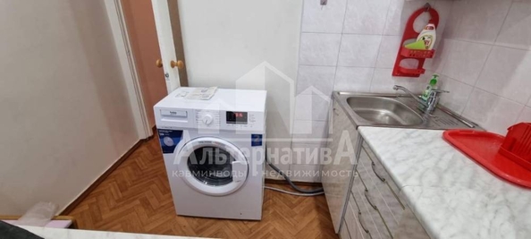 
  Продается 1-комн. квартира, 30 м², Широкая ул
. Фото 2.