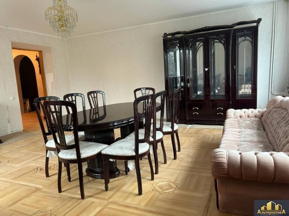 
  Продается 4-комн. квартира 183.5 м². Фото 1.