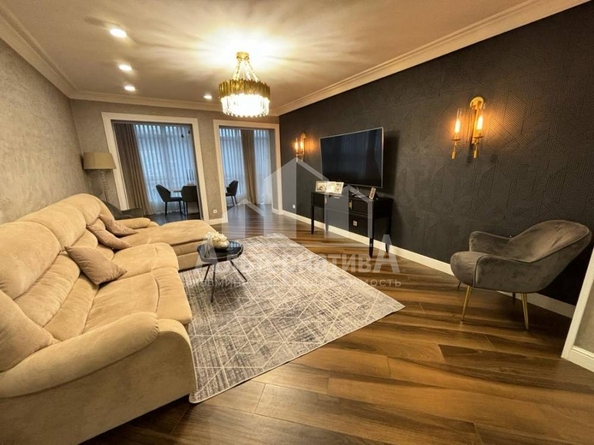 
   Продам 3-комнатную, 145 м², Жуковского ул

. Фото 6.