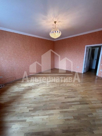 
   Продам 1-комнатную, 54.8 м², Ленинградская ул

. Фото 3.