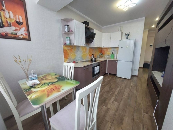 
   Продам 1-комнатную, 37.6 м², Ленинградская ул

. Фото 2.