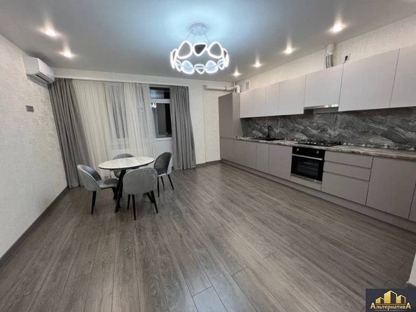 
  Продается 2-комн. квартира, 76 м², Пальмиро Тольятти ул
. Фото 3.