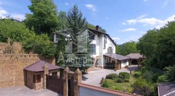 
  Продается дом 400 м². Фото 1.