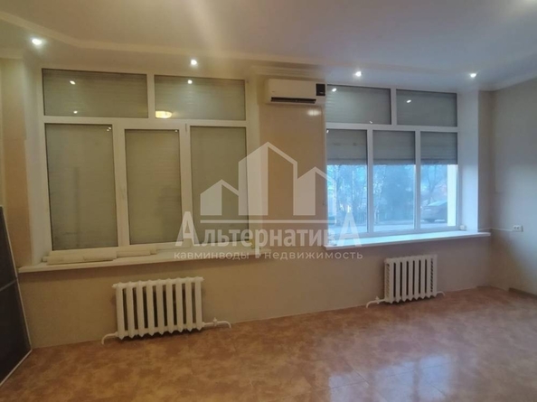 
  Продается универсальное помещение, 72.8 м², Азербайджанская ул
. Фото 2.