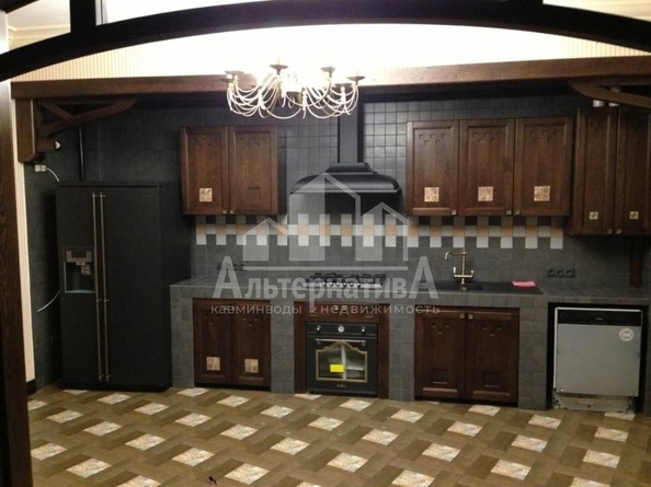
  Продается 4-комн. квартира 180 м². Фото 1.