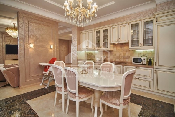 
  Продается 4-комн. квартира 200 м². Фото 1.