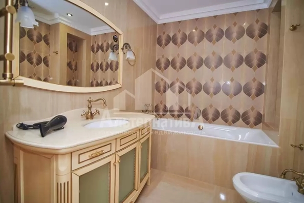 
  Продается 4-комн. квартира 200 м². Фото 13.