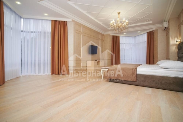 
   Продам 4-комнатную, 200 м², Шаумяна ул

. Фото 20.