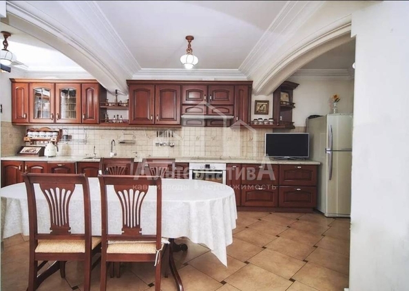 
  Продается 4-комн. квартира, 138 м², Набережная ул
. Фото 2.