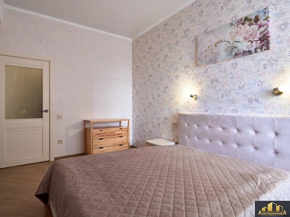 
  Продается 3-комн. квартира, 100 м², Декабристов ул
. Фото 3.