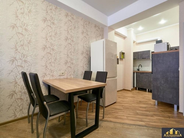 
   Продам 3-комнатную, 100 м², Декабристов ул

. Фото 24.