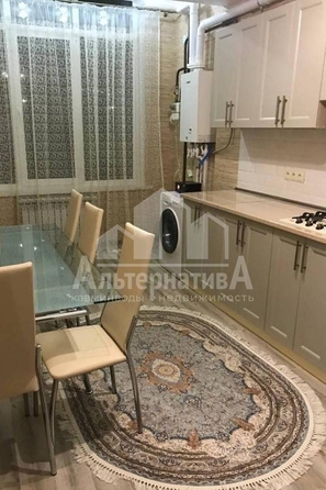 
  Продается 2-комн. квартира, 74 м², Революции ул
. Фото 3.