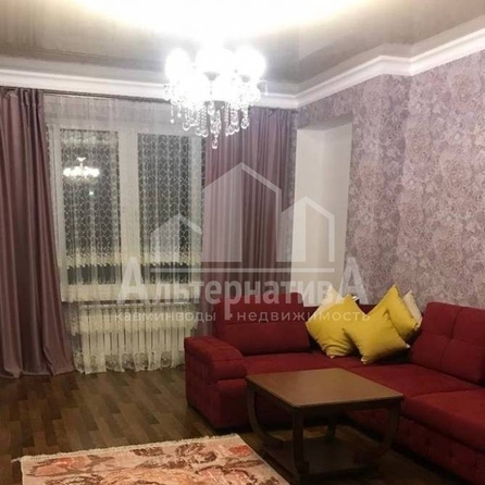 
   Продам 2-комнатную, 74 м², Революции ул

. Фото 4.