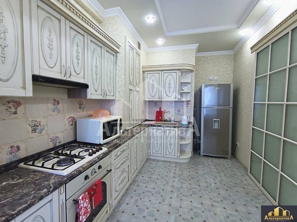 
  Продается 1-комн. квартира, 61 м², Революции ул
. Фото 3.