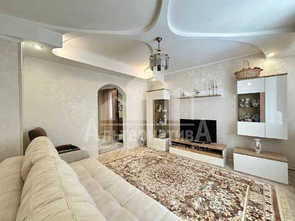 
  Продается 4-комн. квартира, 75 м², Резервуарная ул
. Фото 3.