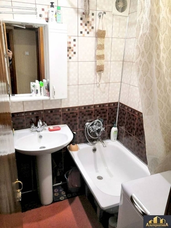 
  Продается 3-комн. квартира, 58.4 м², Широкая ул
. Фото 12.