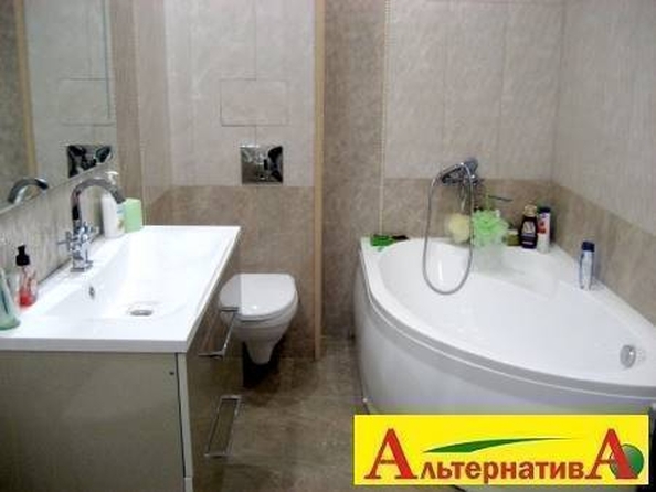 
  Продается 2-комн. квартира, 80 м², Декабристов ул
. Фото 9.