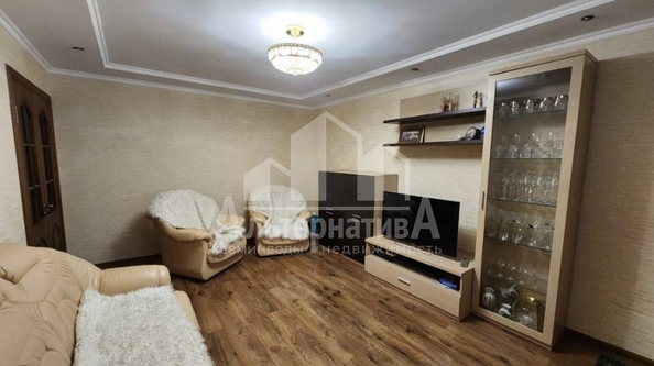 
   Продам 3-комнатную, 68 м², Октябрьская ул

. Фото 1.