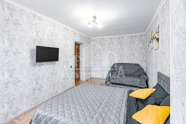 
  Продается 1-комн. квартира, 30 м², Островского ул
. Фото 2.