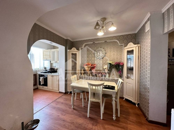 
   Продам 4-комнатную, 90 м², Красивая ул

. Фото 3.