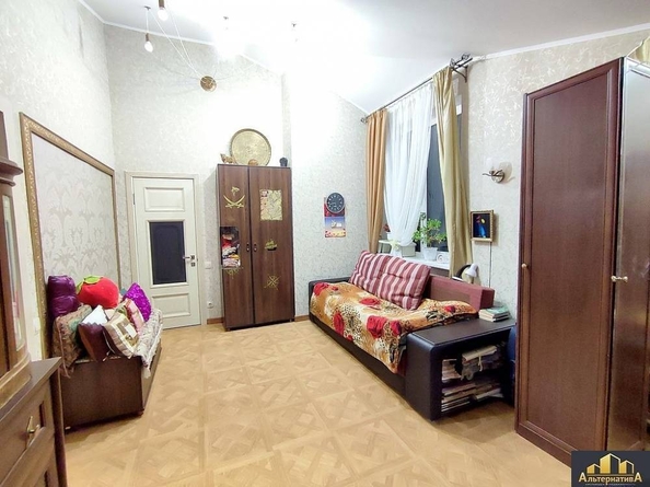 
   Продам 2-комнатную, 86 м², Ленинградская ул

. Фото 8.