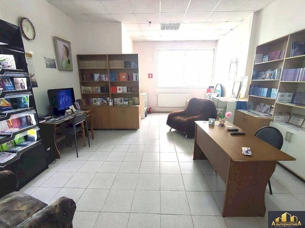 
  Продается универсальное помещение, 30.4 м², Победы пр-кт
. Фото 2.