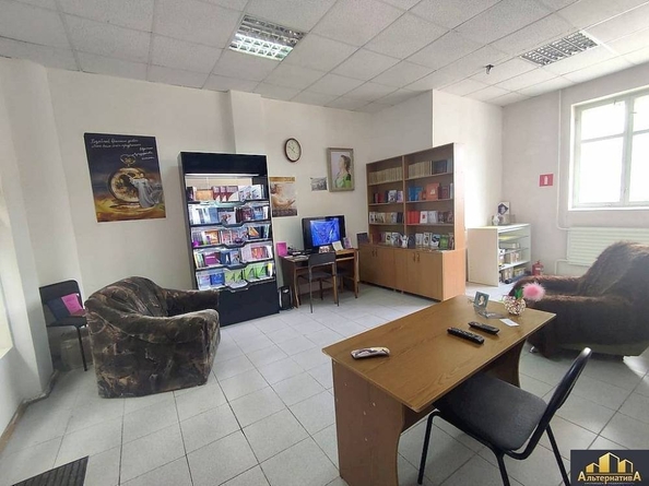 
  Продается универсальное помещение, 30.4 м², Победы пр-кт
. Фото 3.