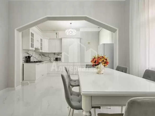 
  Продается 3-комн. квартира 118.2 м². Фото 1.