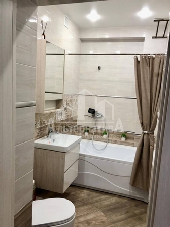 
  Продается 1-комн. квартира, 42 м², Кленовая роща ул
. Фото 11.