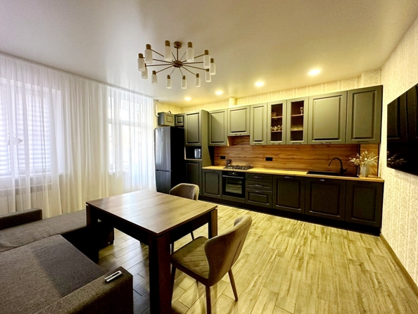 
  Продается 2-комн. квартира 65 м². Фото 1.