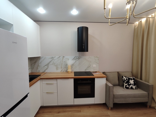 
  Продается 2-комн. квартира 42 м², в ЖК Западные Аллеи, литера 6.3. Фото 2.