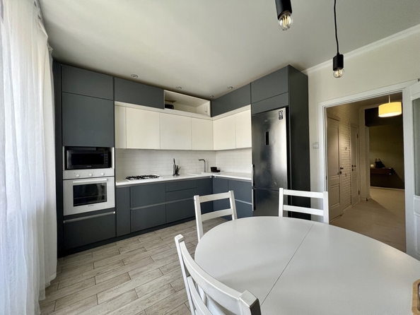 
  Продается 2-комн. квартира 79.9 м². Фото 1.