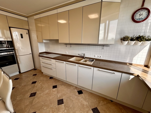 
  Продается 2-комн. квартира 75 м². Фото 2.