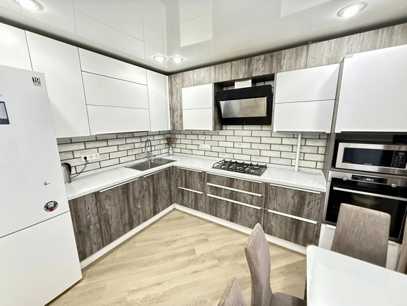 
  Продается 4-комн. квартира 90 м². Фото 1.