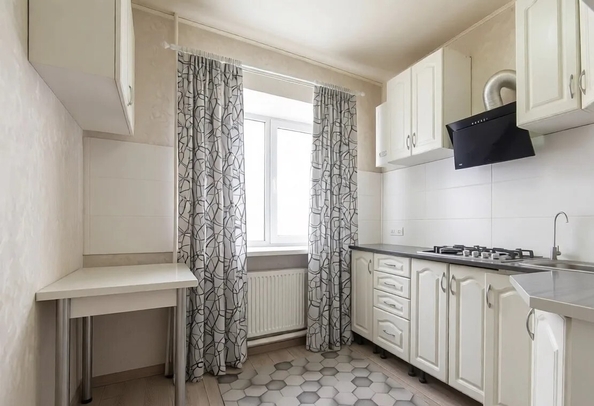 
  Продается 3-комн. квартира 46.6 м². Фото 1.