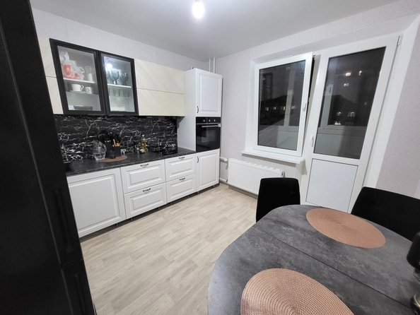 
  Продается 2-комн. квартира 55 м², в ЖК Суворовский, литера 6. Фото 2.