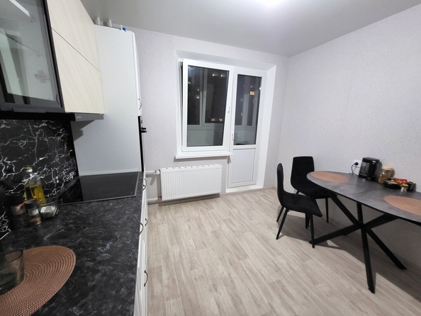 
  Продается 2-комн. квартира 55 м², в ЖК Суворовский, литера 6. Фото 3.