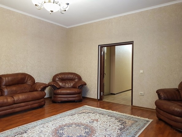 
   Продам 2-комнатную, 90 м², Комарова б-р, д 21а

. Фото 9.