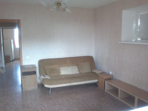 
   Продам 1-комнатную, 35 м², Лелюшенко ул, 15

. Фото 1.