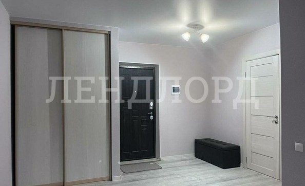 
   Продам 1-комнатную, 36 м², Ленина пл, 140А

. Фото 2.