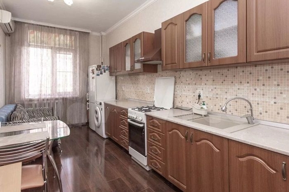 
   Продам 1-комнатную, 42 м², Комарова ул, 101/26

. Фото 3.