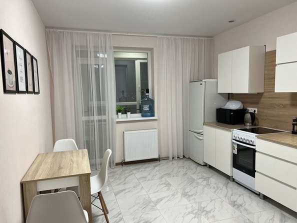 
   Продам 1-комнатную, 40 м², Северная Звезда ул

. Фото 7.